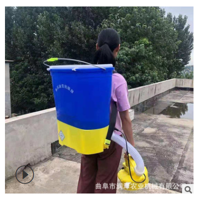 單兵融雪拋灑器背負(fù)式電動(dòng)追肥農(nóng)用顆粒撒肥機(jī)魚(yú)塘飼料自動(dòng)拋撒機(jī)