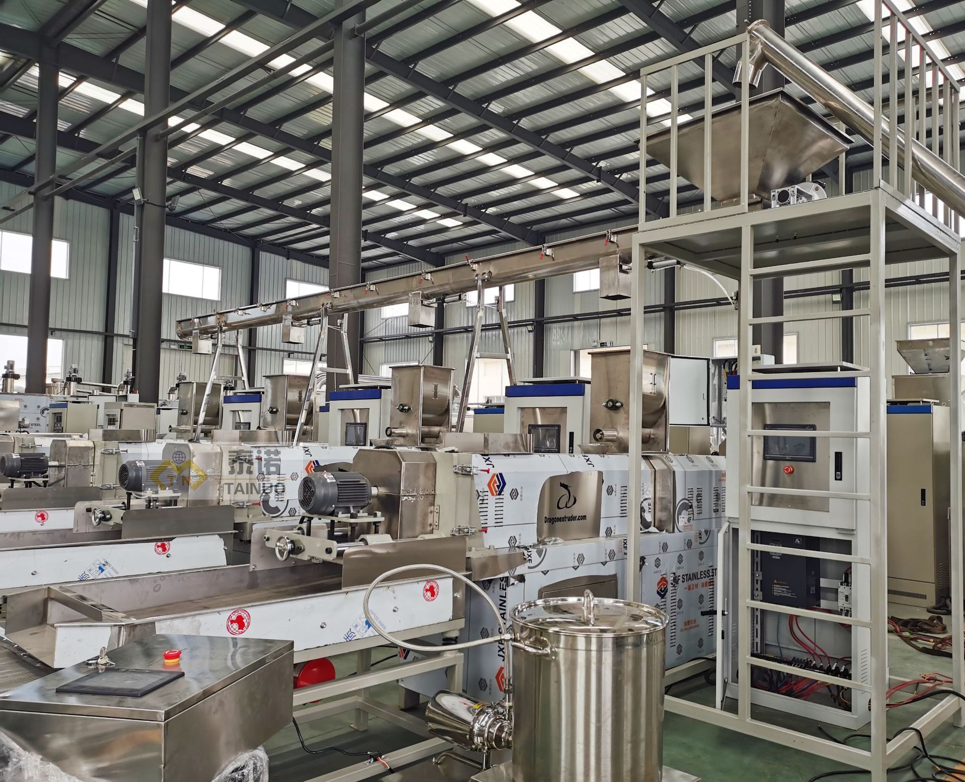 多臺膨化機分料器實拍SYY