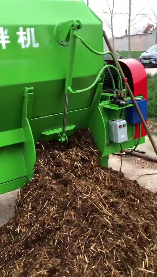 牛羊飼草粉碎拌料機單軸拌草機 自動牧場TMR全日糧草料攪拌機