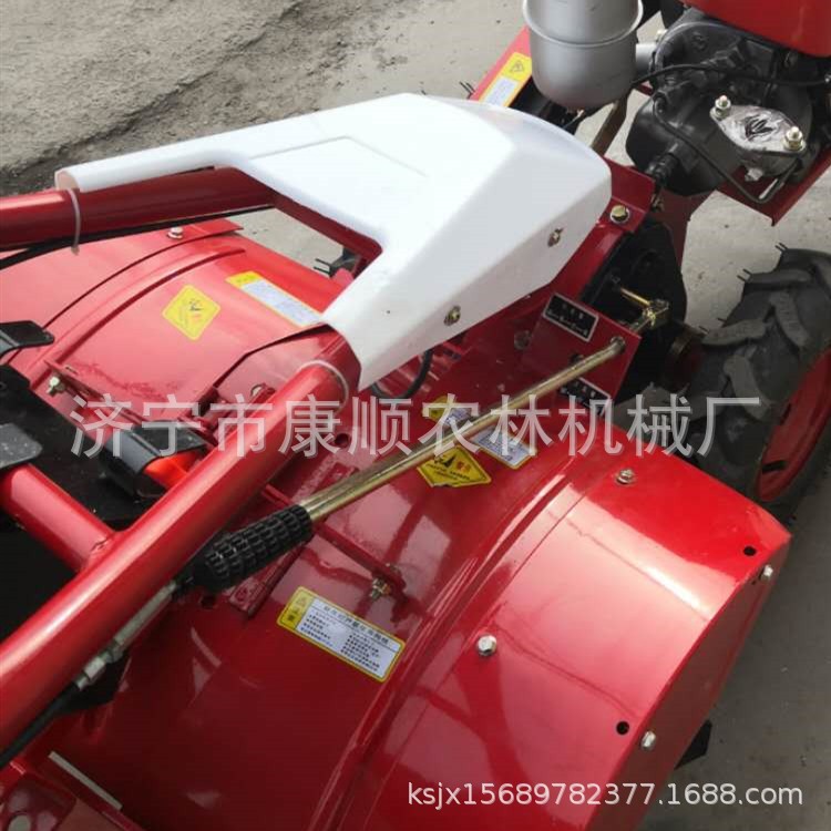 12馬力小型手扶微耕機(jī) 旋耕耕地翻土機(jī) 四驅(qū)水冷式柴油打田機(jī)