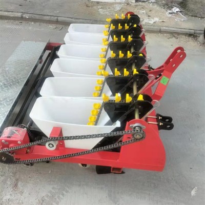 大蒜播種機(jī) 拖拉機(jī)牽引六行種蒜機(jī) 手推汽油蒜瓣點(diǎn)播機(jī)