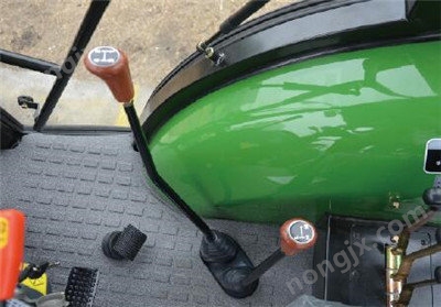 中聯(lián)耕王RK804輪式拖拉機(jī)