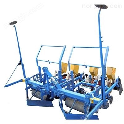 精量鋪膜播種機（玉米、花生）