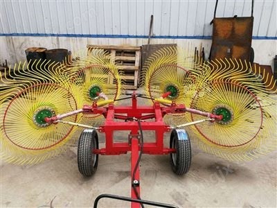 TF3.0型指盤式摟草機(jī)